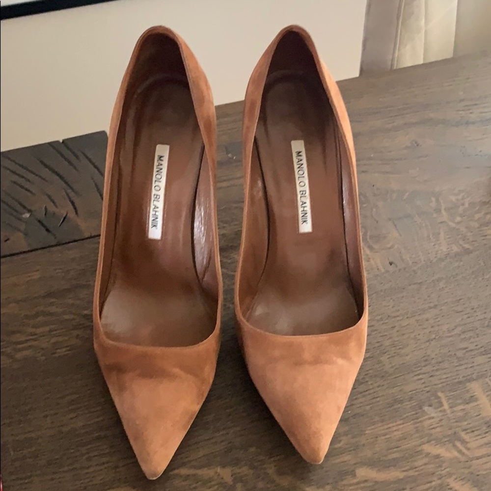Manolo Blahnik suede pumps